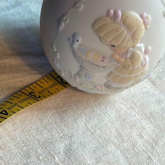 1994 Precious Moments “A Reflection of his Love” Easter 1994 - Picture 6 of 10